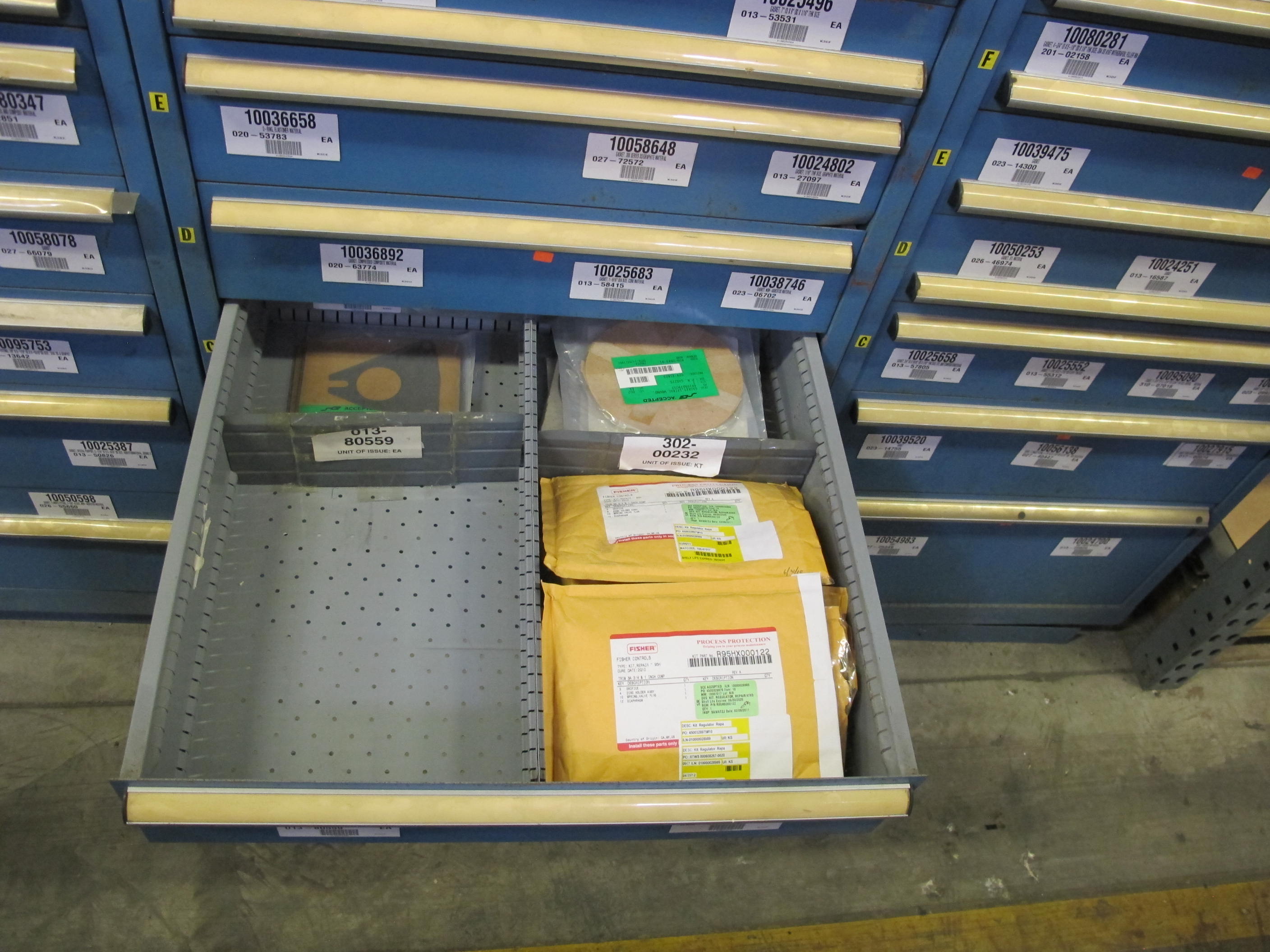 LISTA HEAVY DUTY 10-DRAWER PARTS CABINET W/ CONTENTS (W-50) LOADING & HANDLING FEE $25-